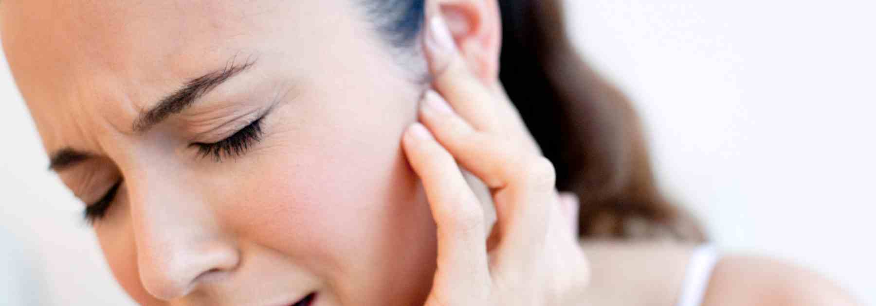 How to extract earwax at home